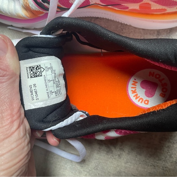 Dunkin’ Donuts x Saucony Kinvara Shoes - 8 - Picture 6 of 8